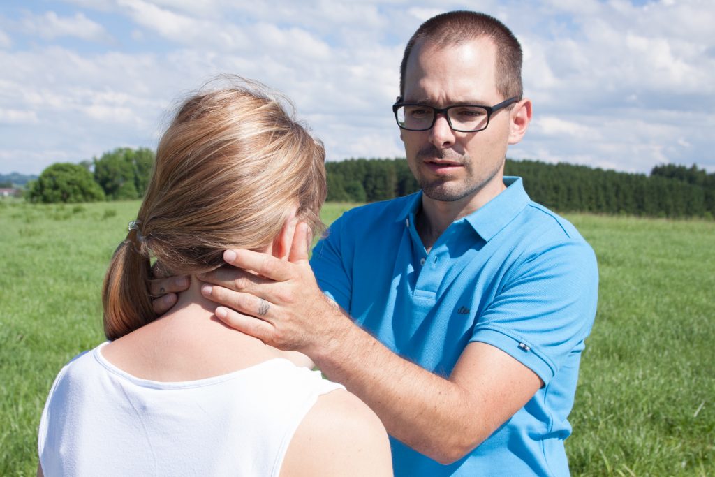 Nacken akut BEahdnlung